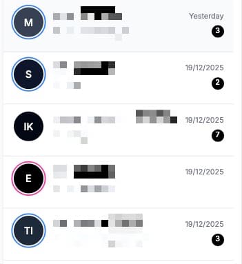Attribution source colors in chat